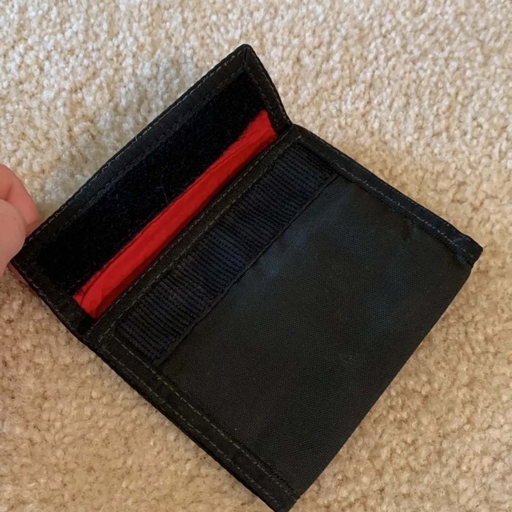 Vintage Wind n Sea Sport Wallet, black/red